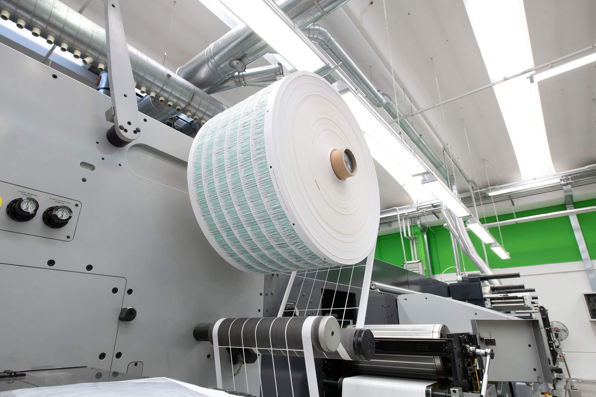 Neri Labels - Dalle etichette adesive multistrato alle etichette adesive peel-off: il tuo partner per la stampa